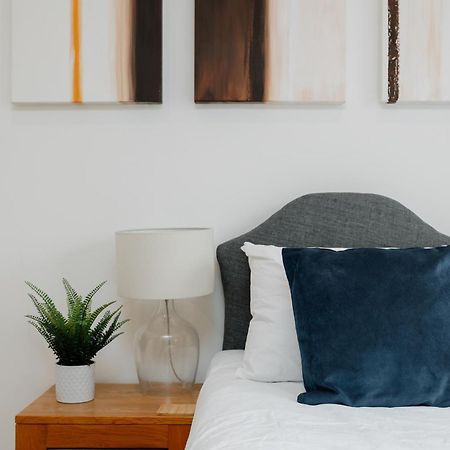 Starhost Residences - Central 3 Bed Apartment At Regents Court, Newbury Newbury  Eksteriør bilde