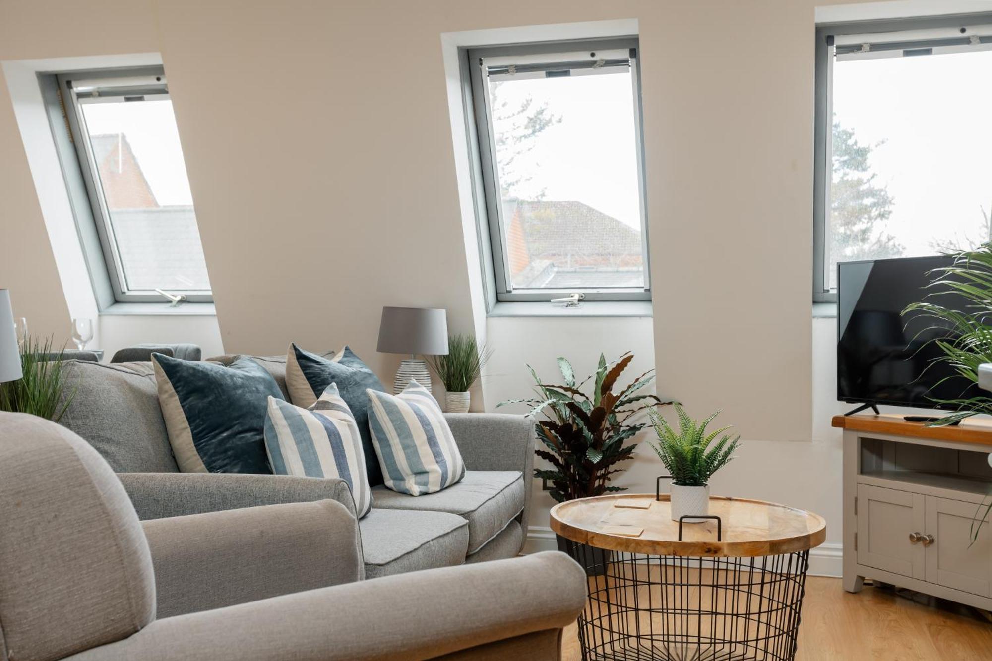 Starhost Residences - Central 3 Bed Apartment At Regents Court, Newbury Newbury  Eksteriør bilde