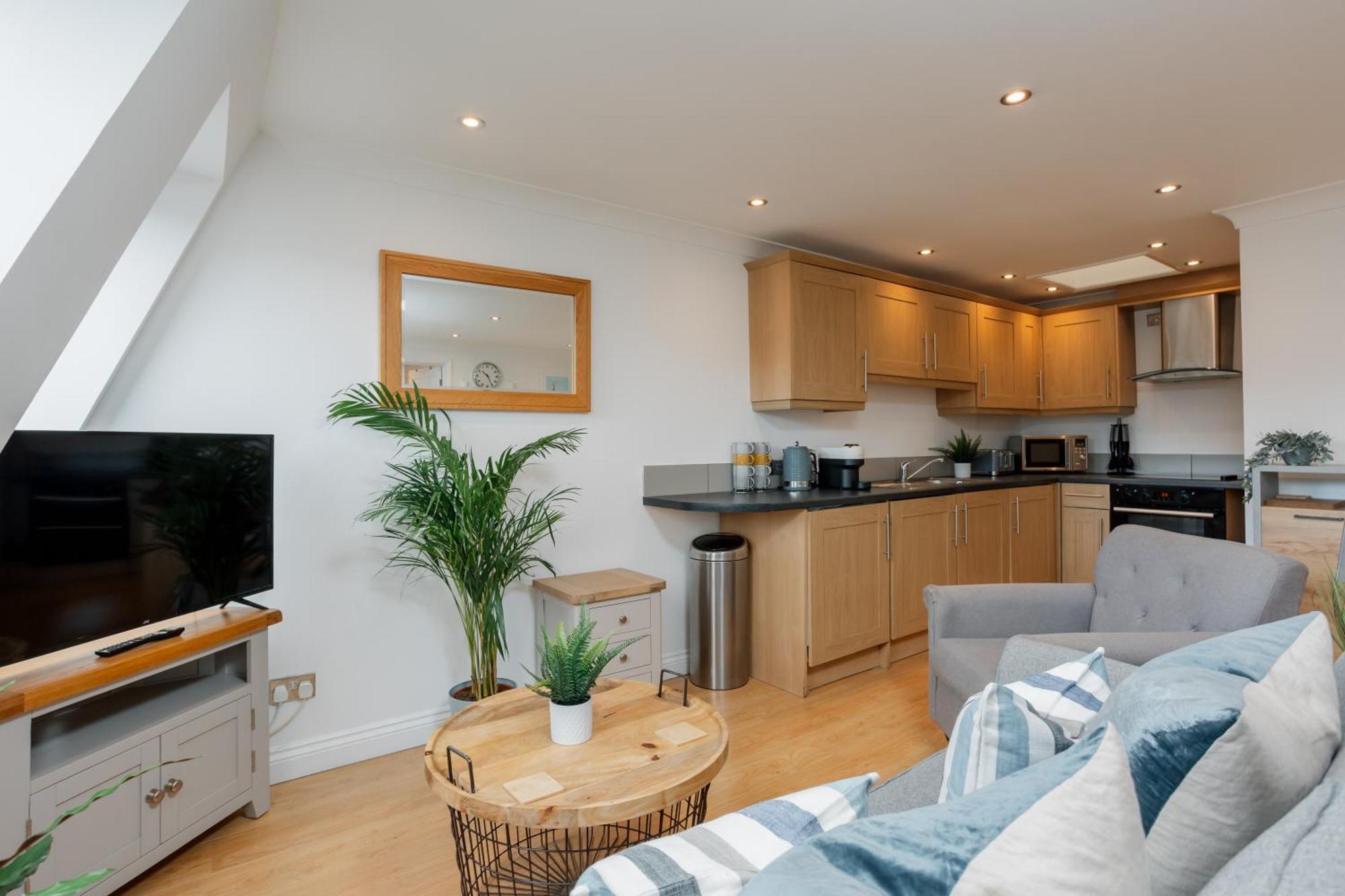 Starhost Residences - Central 3 Bed Apartment At Regents Court, Newbury Newbury  Eksteriør bilde