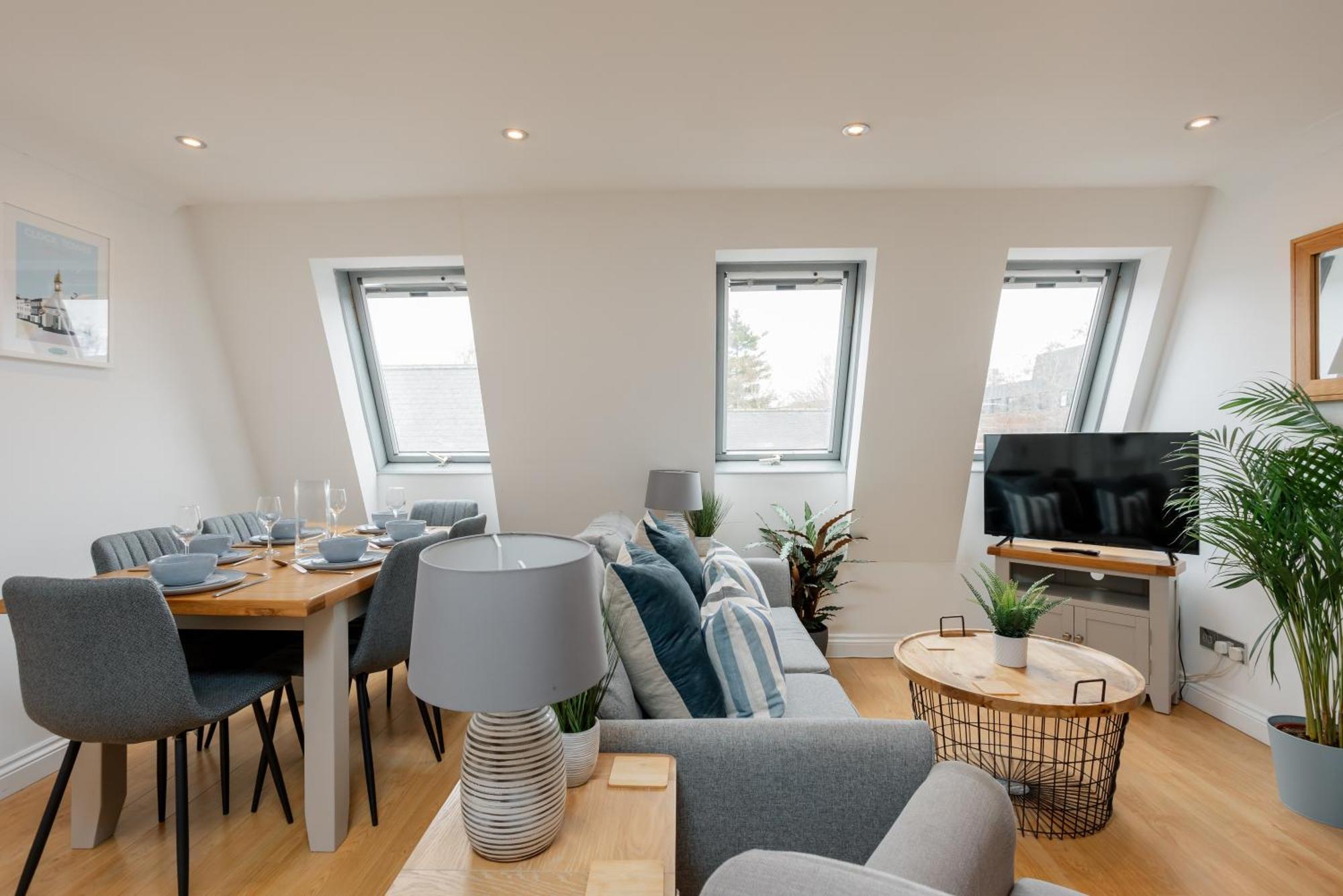 Starhost Residences - Central 3 Bed Apartment At Regents Court, Newbury Newbury  Eksteriør bilde