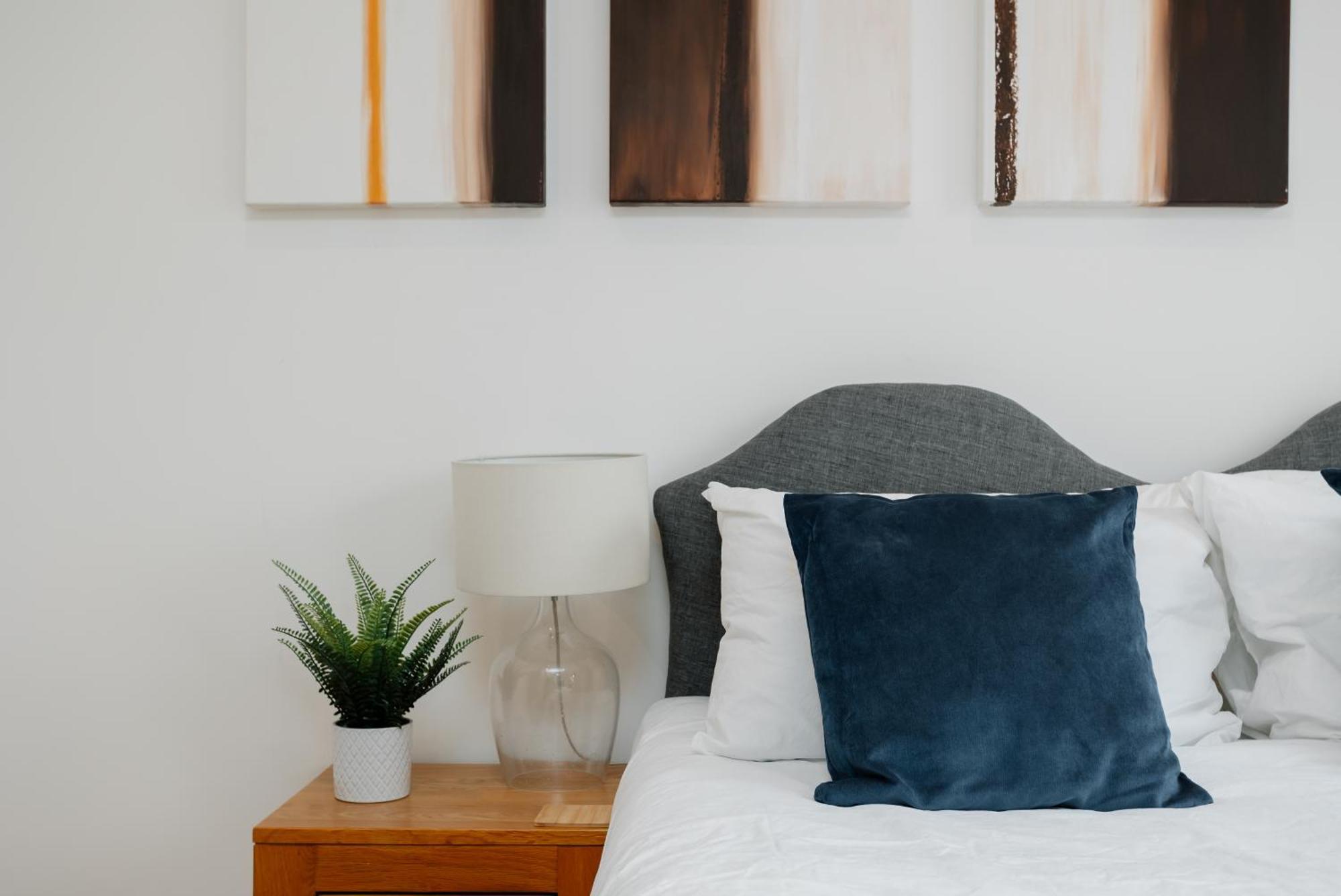 Starhost Residences - Central 3 Bed Apartment At Regents Court, Newbury Newbury  Eksteriør bilde